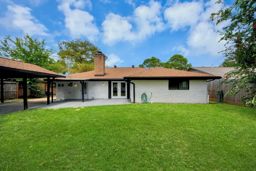 5823 Mcknight Street Houston, TX 77035