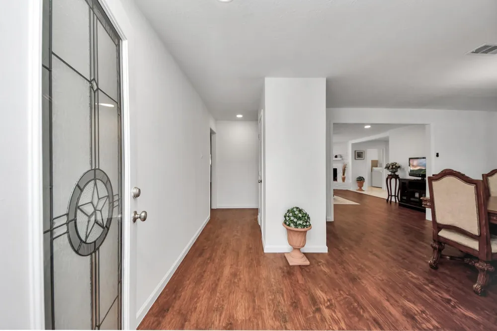 5823 Mcknight Street Houston, TX 77035