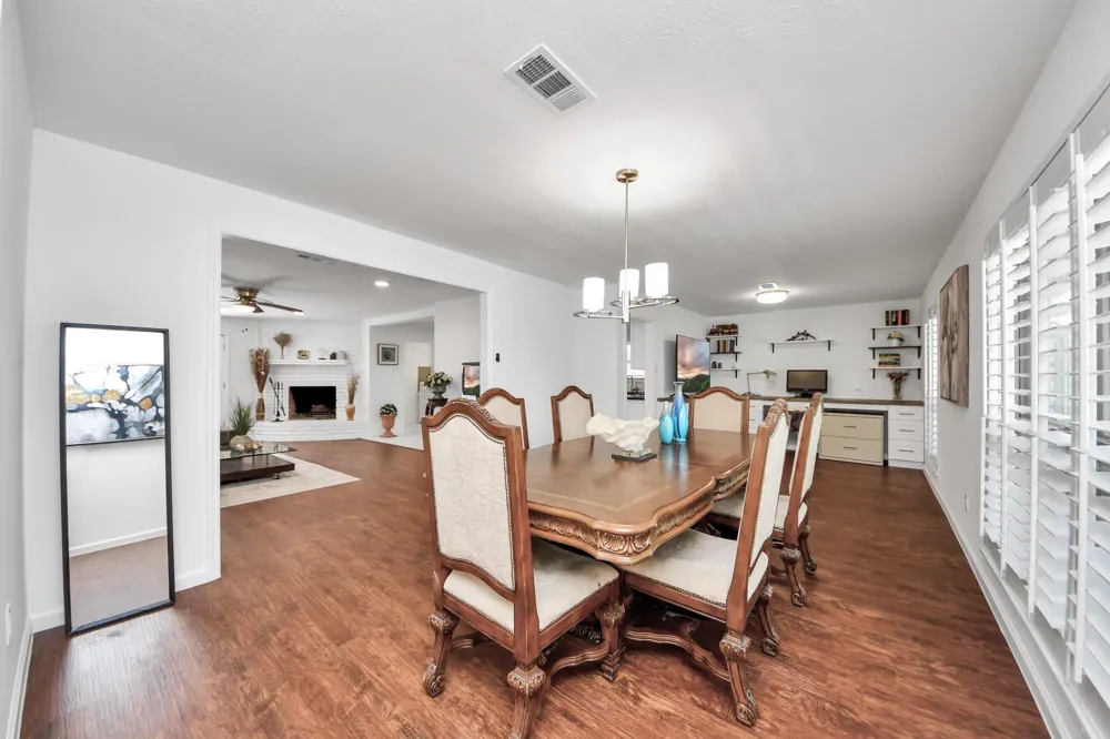 5823 Mcknight Street Houston, TX 77035