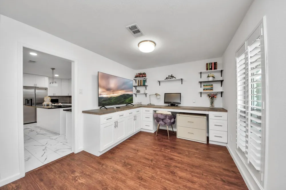 5823 Mcknight Street Houston, TX 77035