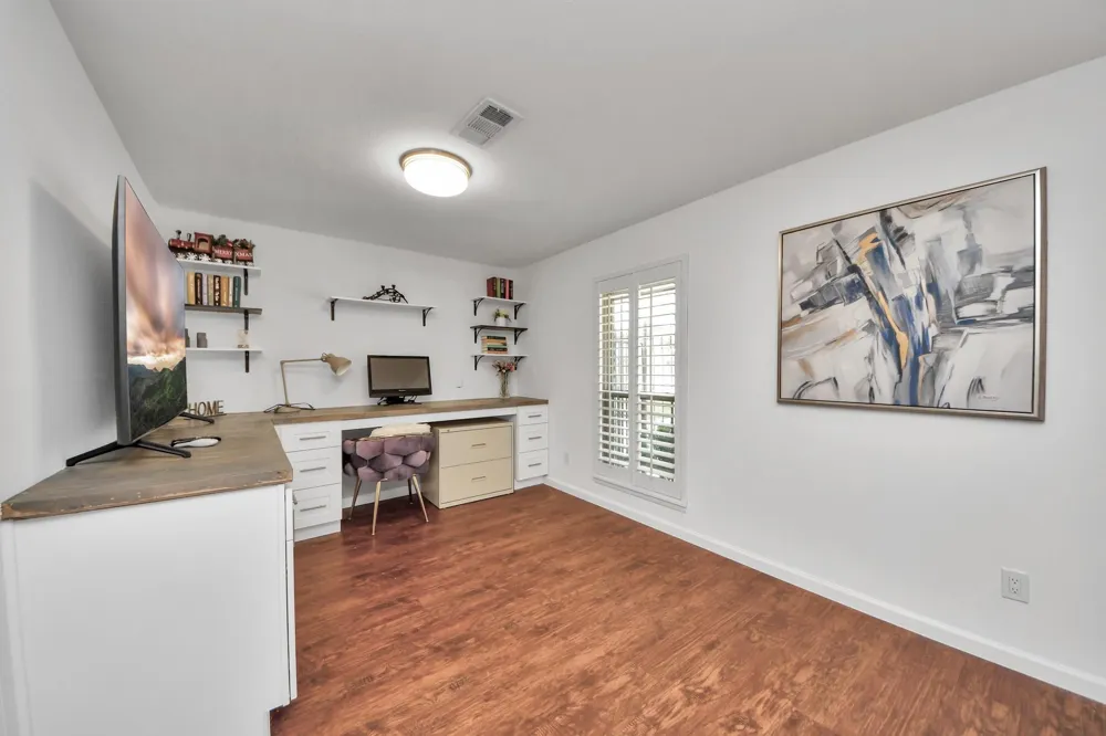 5823 Mcknight Street Houston, TX 77035