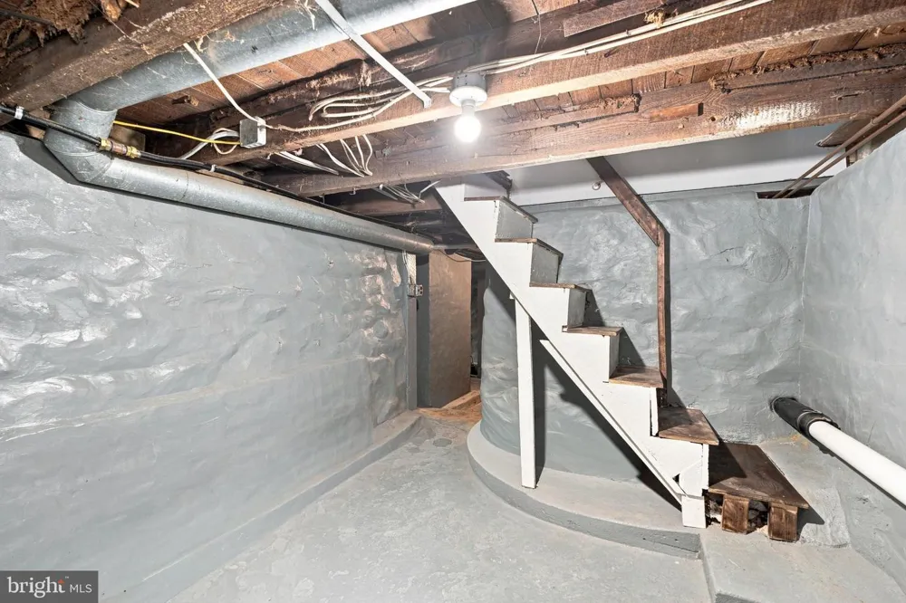 558 MOHAWK AVENUE Norwood, PA 19074