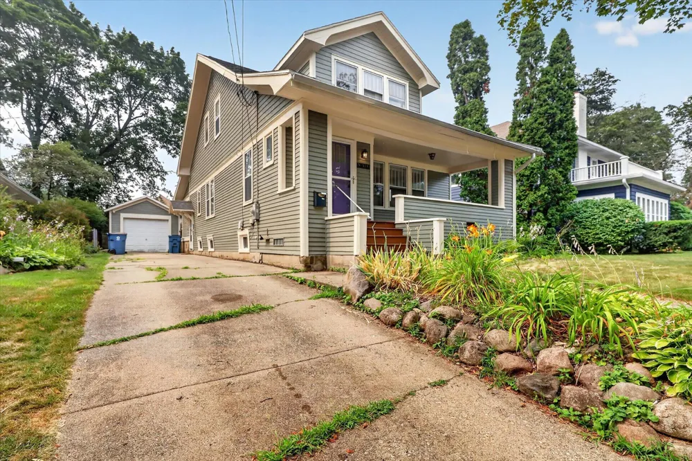 321 Inkster Avenue Kalamazoo, MI 49001