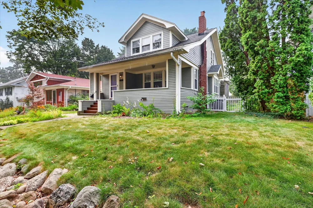321 Inkster Avenue Kalamazoo, MI 49001