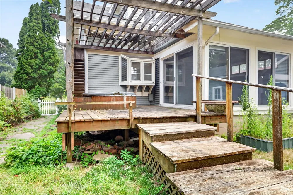 321 Inkster Avenue Kalamazoo, MI 49001