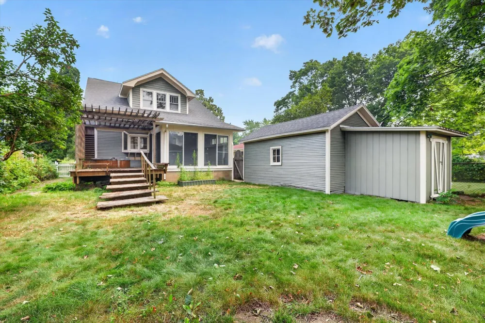 321 Inkster Avenue Kalamazoo, MI 49001