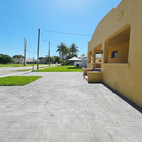 1934 NW 35th St