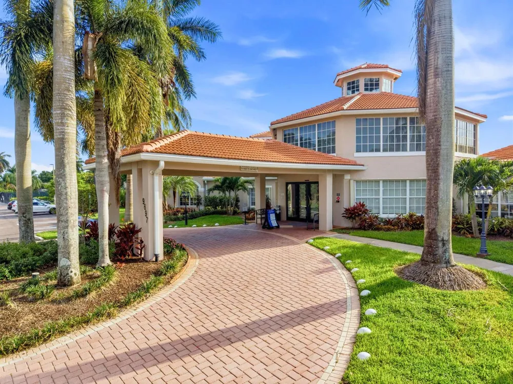 9512 HONEYBELL CIRCLE Boynton Beach, FL 33437