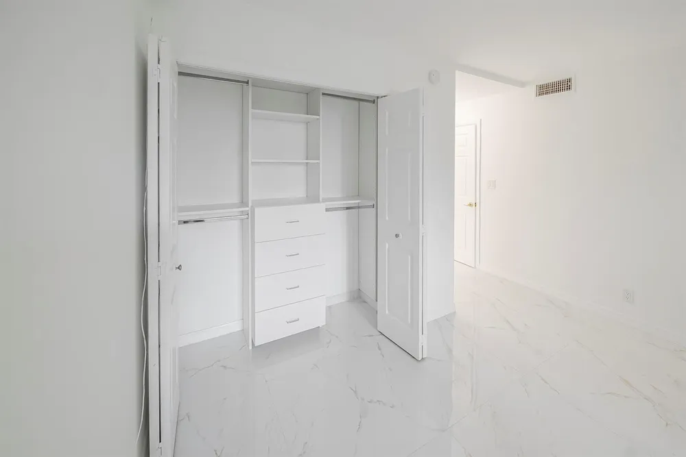 16300 Golf Club Road #114 Weston, FL 33326