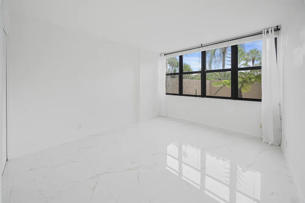 16300 Golf Club Road #114 Weston, FL 33326