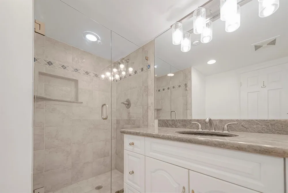 16300 Golf Club Road #114 Weston, FL 33326