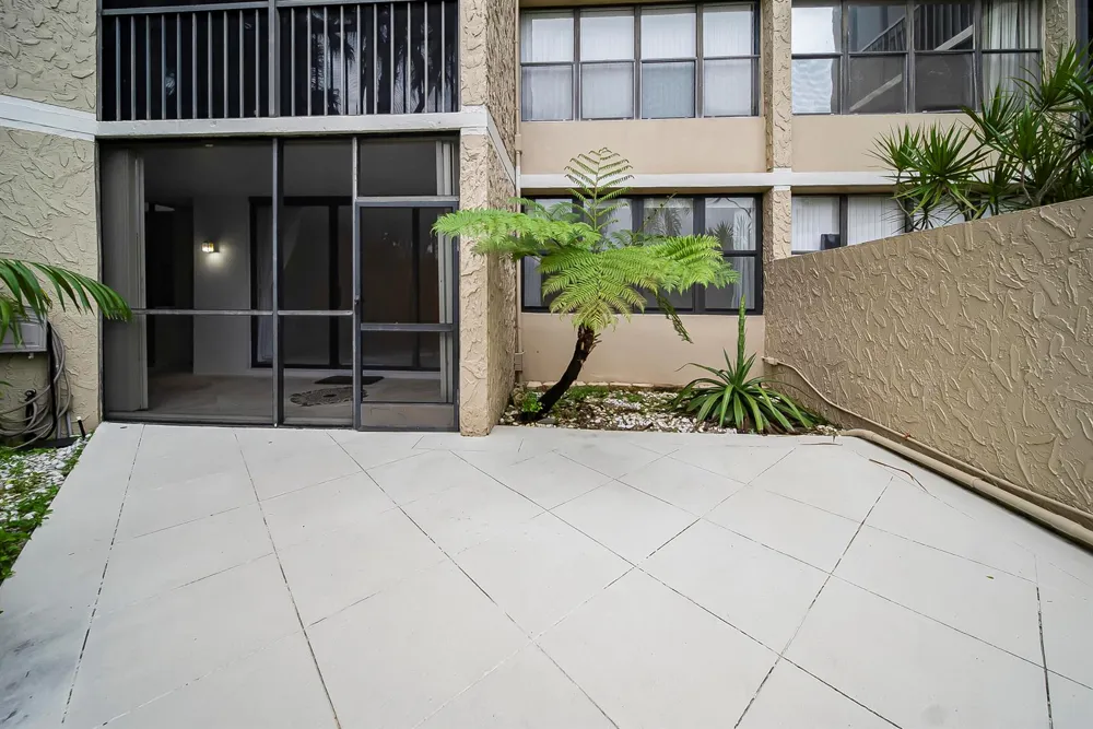 16300 Golf Club Road #114 Weston, FL 33326