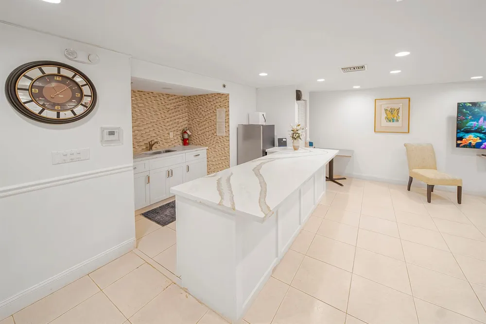 16300 Golf Club Road #114 Weston, FL 33326