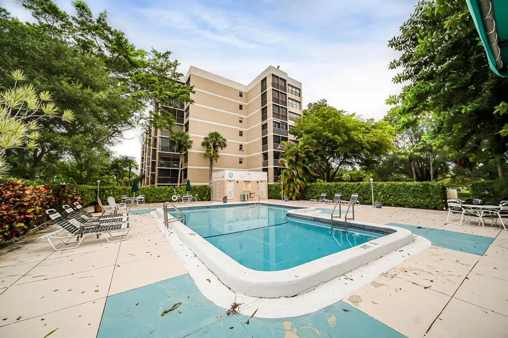 16300 Golf Club Road #114 Weston, FL 33326