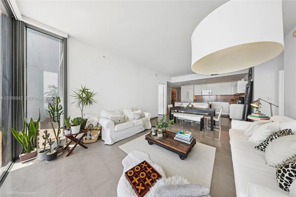 68 SE 6th St #2909 Miami, FL 33131