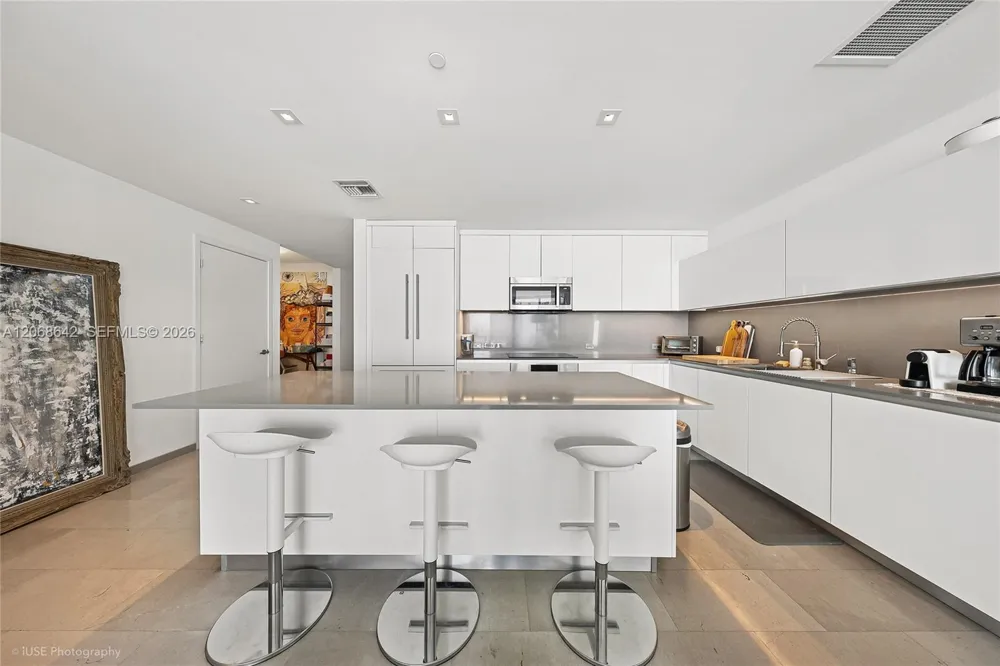 68 SE 6th St #2909 Miami, FL 33131