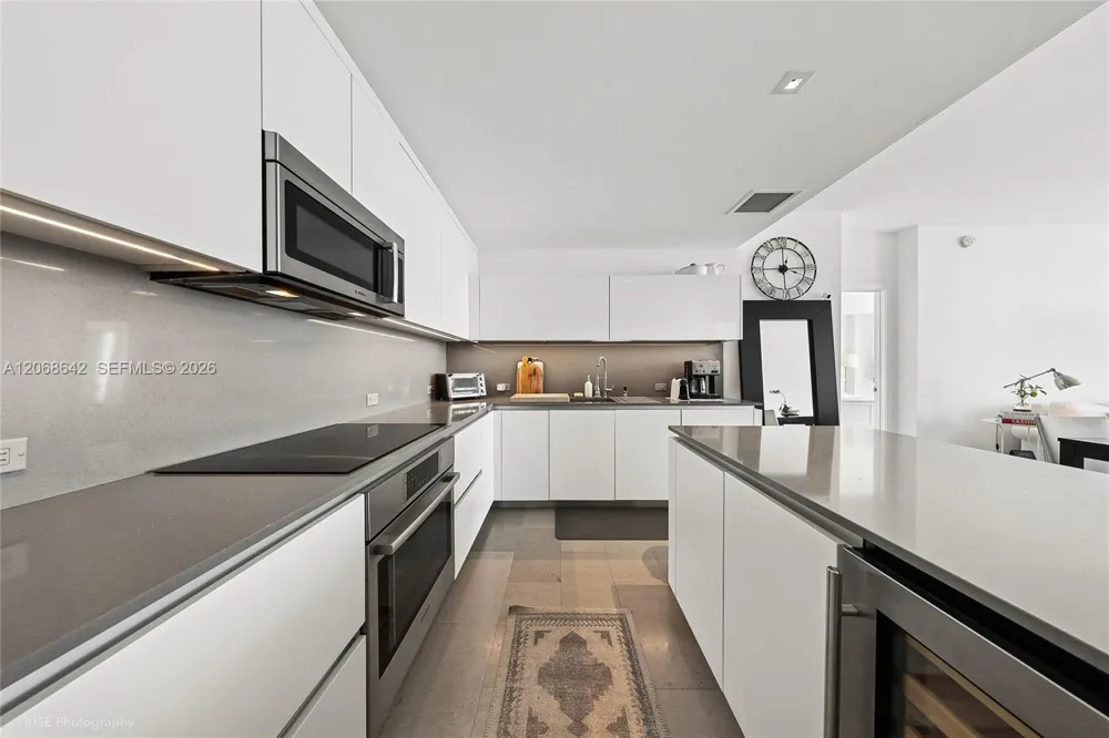 68 SE 6th St #2909 Miami, FL 33131