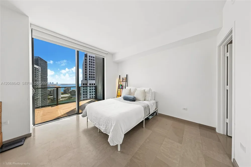 68 SE 6th St #2909 Miami, FL 33131