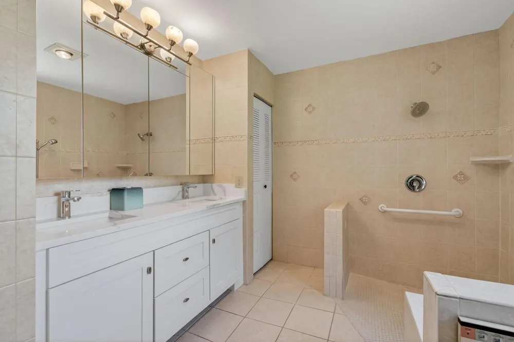 2925 RIVIERA DRIVE Delray Beach, FL 33445