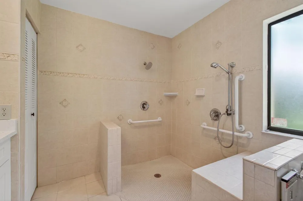 2925 RIVIERA DRIVE Delray Beach, FL 33445
