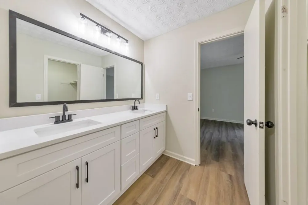 1006 Pinetree Court Powder Springs, GA 30127