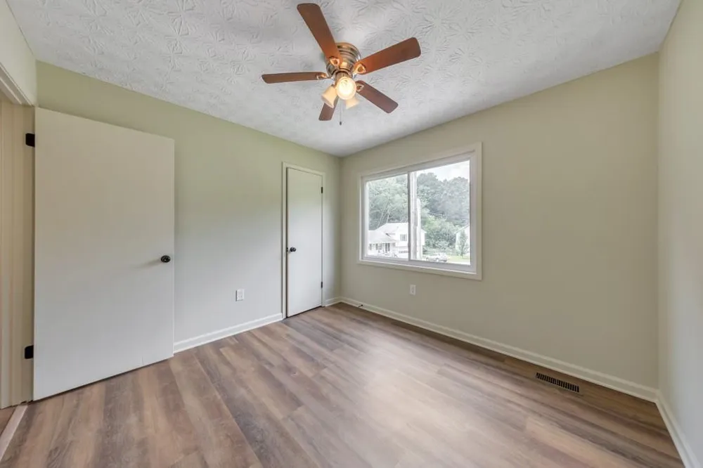 1006 Pinetree Court Powder Springs, GA 30127