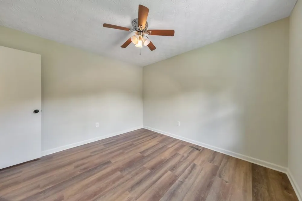 1006 Pinetree Court Powder Springs, GA 30127