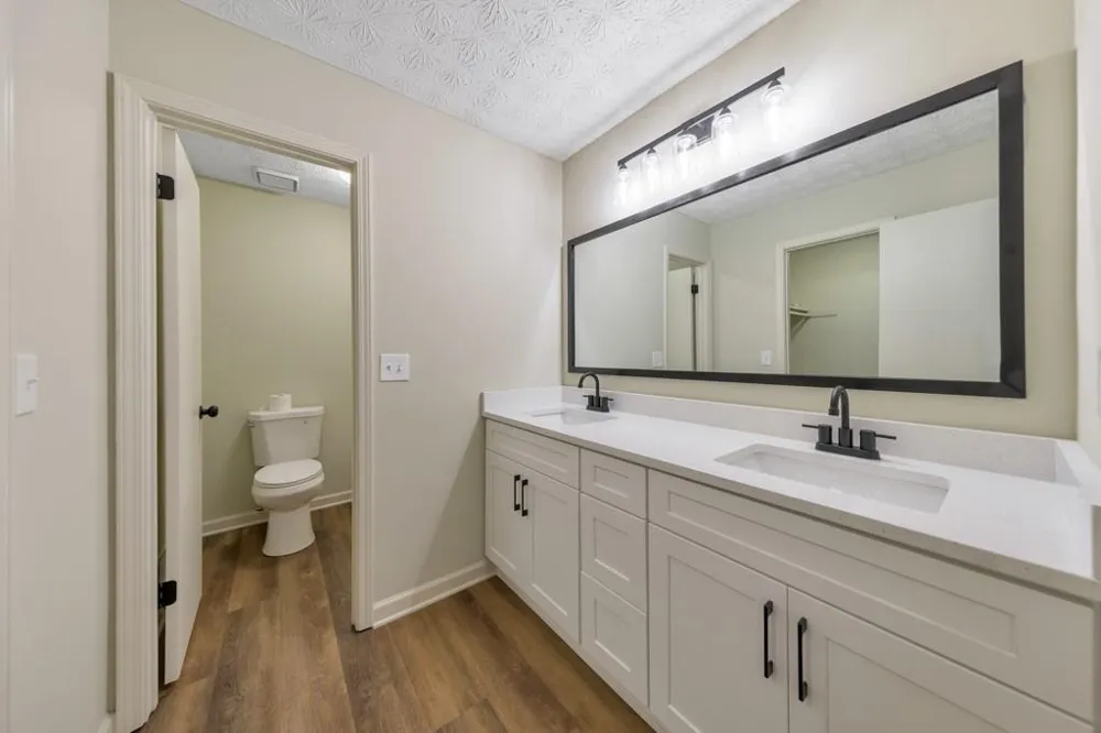 1006 Pinetree Court Powder Springs, GA 30127