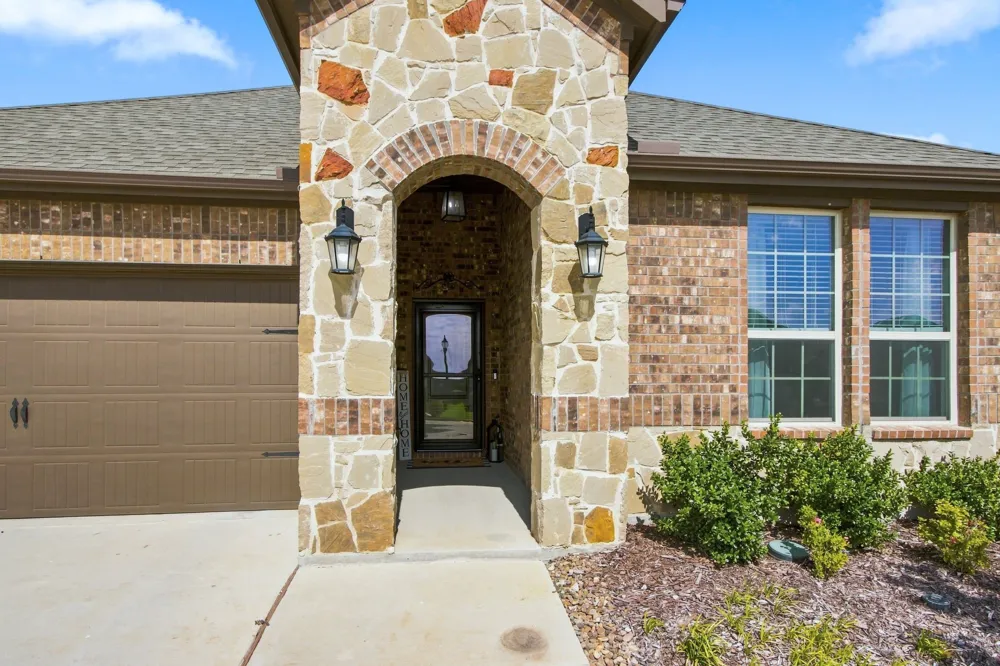 11217 Shady Meadows Way Aubrey, TX 76227