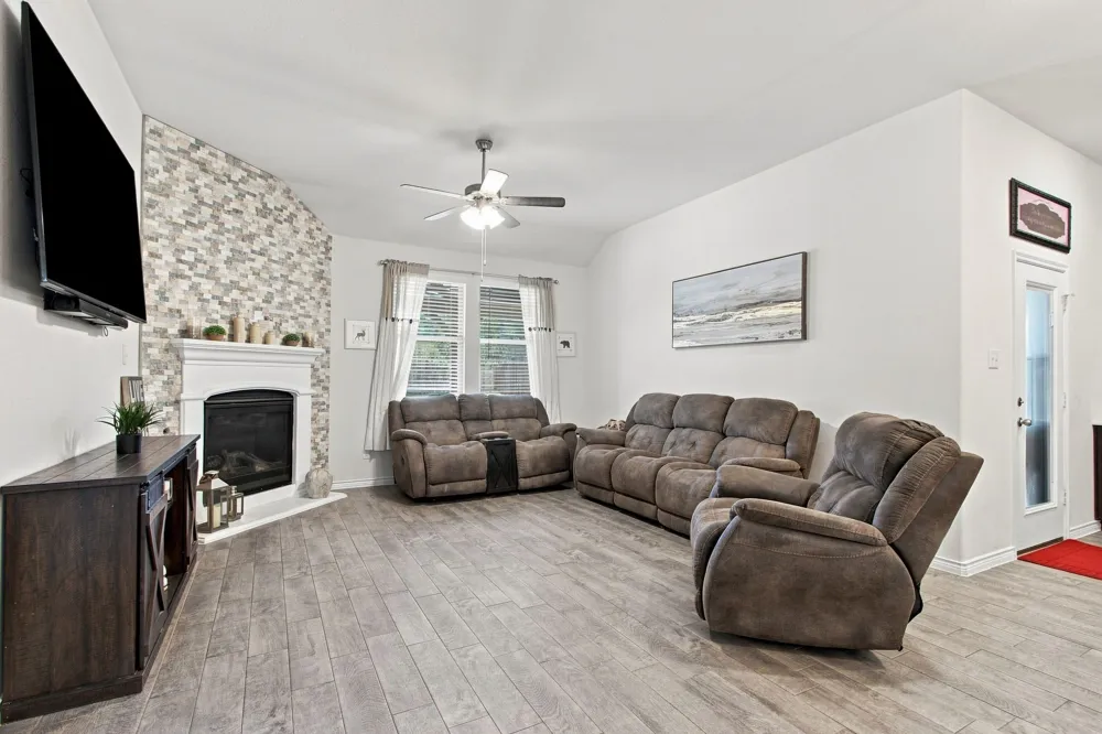 11217 Shady Meadows Way Aubrey, TX 76227