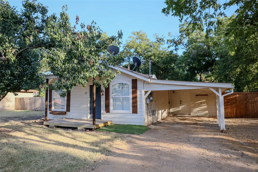 117 E Division Street Pilot Point, TX 76258