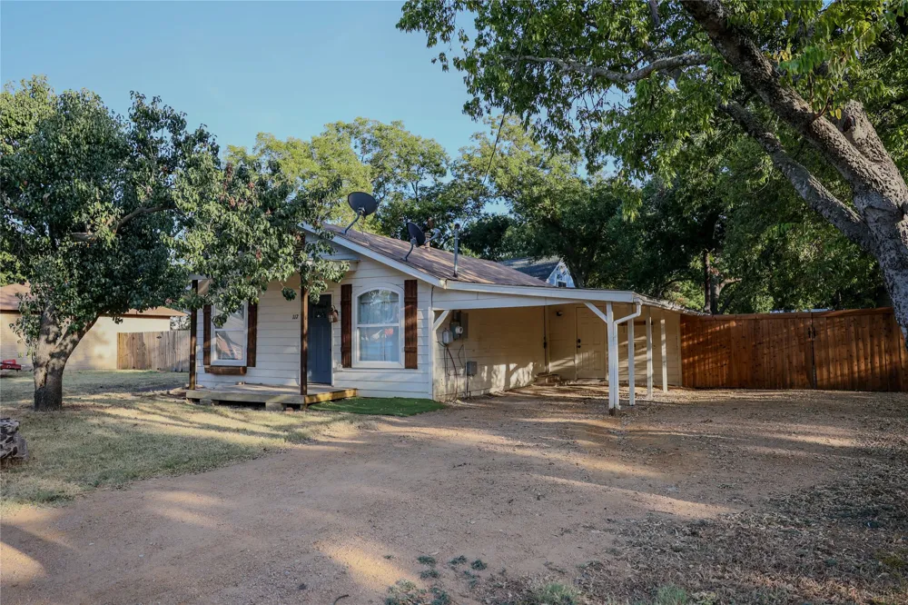 117 E Division Street Pilot Point, TX 76258