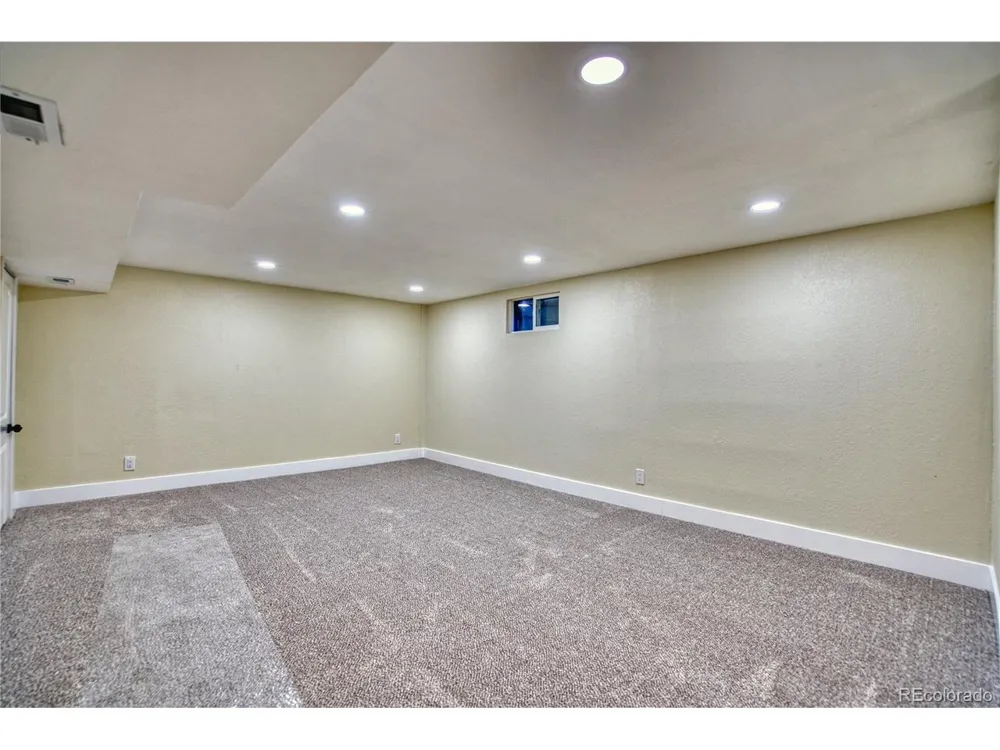 970 W 1st Avenue Broomfield, CO 80020