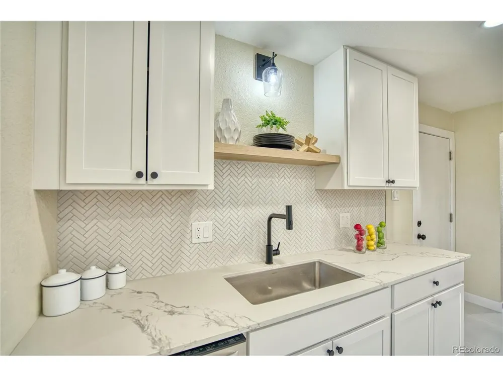 970 W 1st Avenue Broomfield, CO 80020