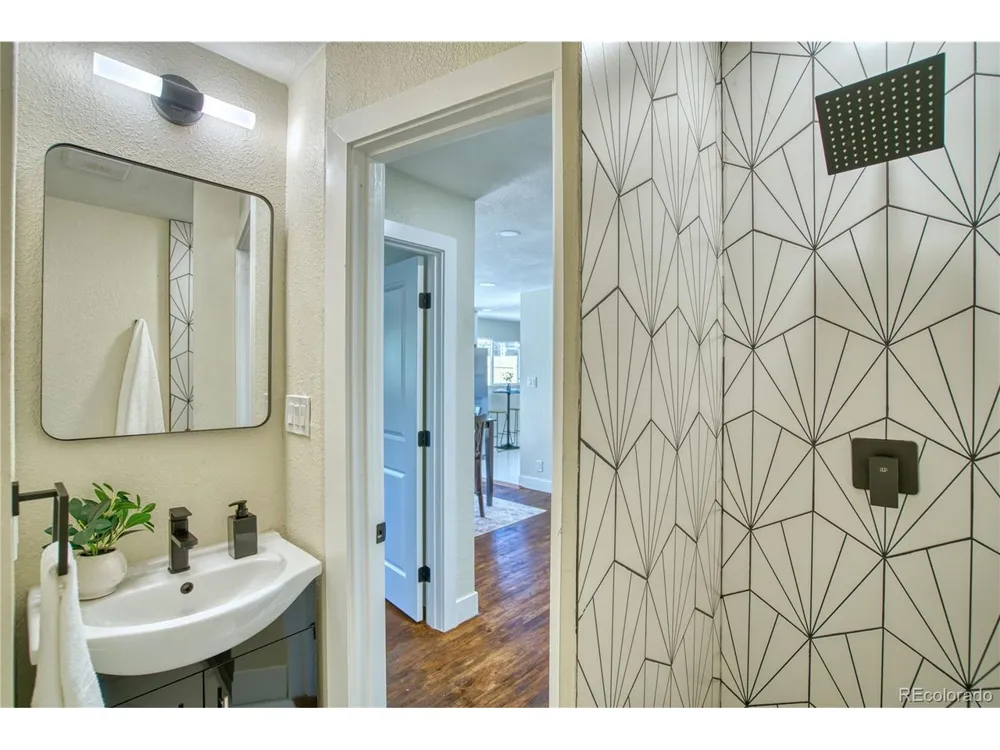 970 W 1st Avenue Broomfield, CO 80020