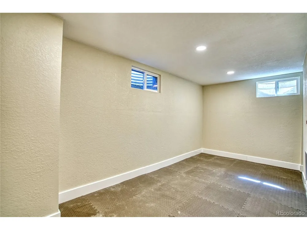 970 W 1st Avenue Broomfield, CO 80020