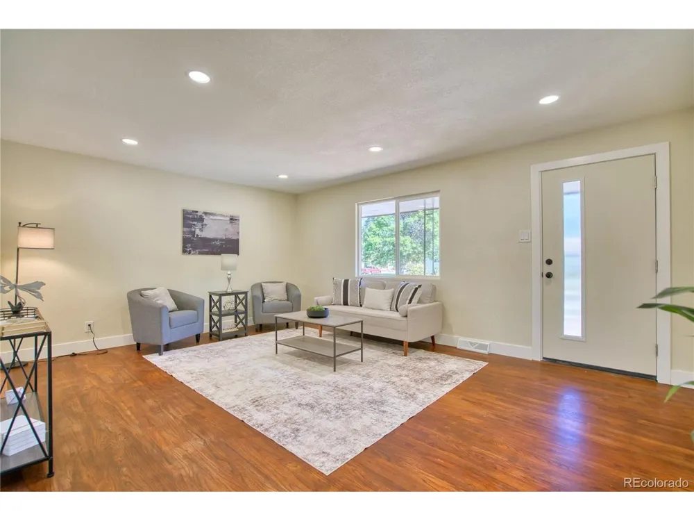 970 W 1st Avenue Broomfield, CO 80020