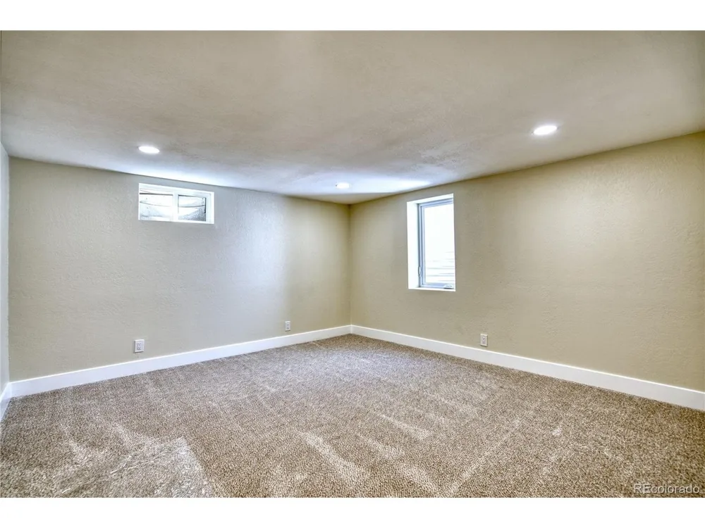 970 W 1st Avenue Broomfield, CO 80020