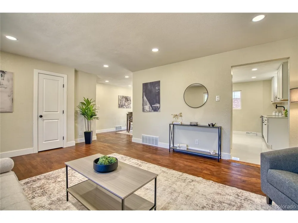 970 W 1st Avenue Broomfield, CO 80020