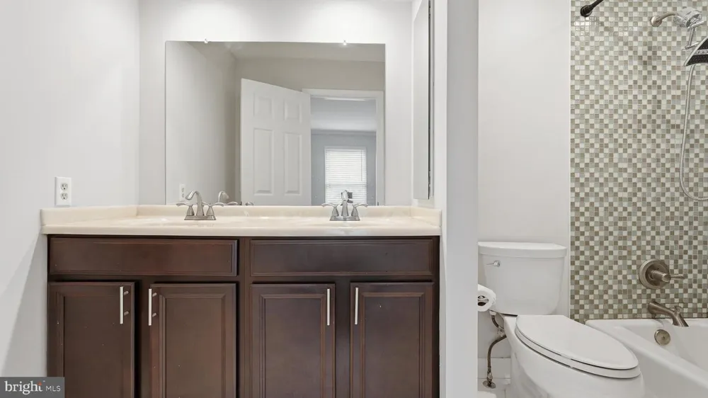 7843 SABRE COURT Manassas, VA 20109