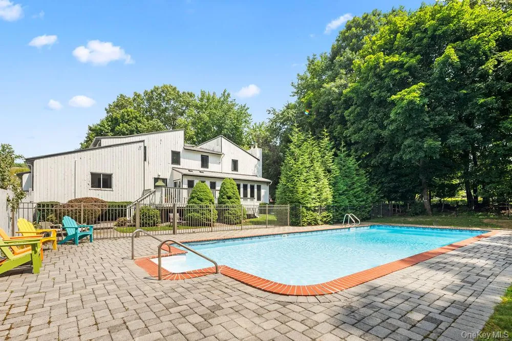 176 Grandview Avenue Monsey, NY 10952