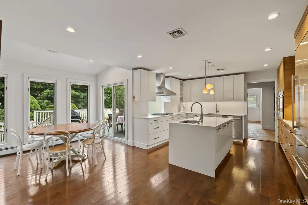 176 Grandview Avenue Monsey, NY 10952
