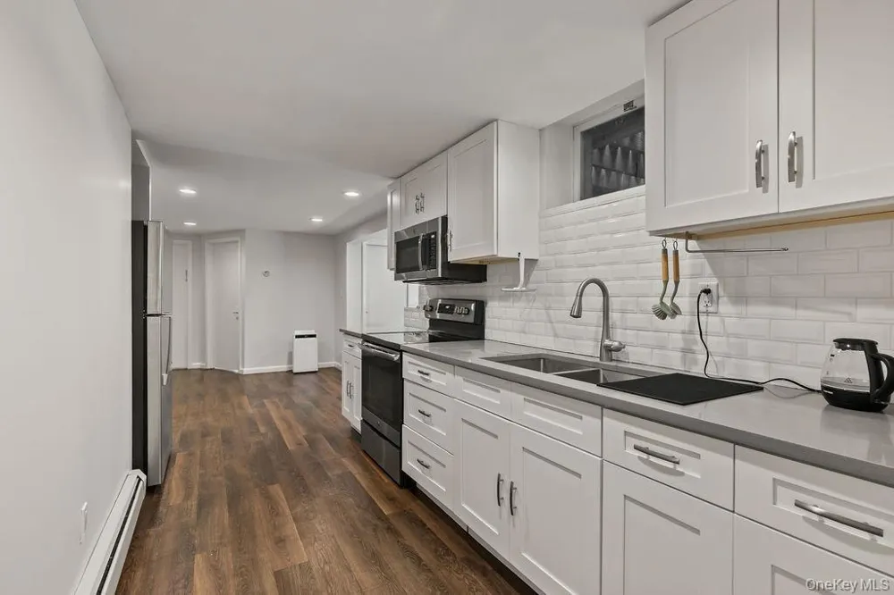 176 Grandview Avenue Monsey, NY 10952