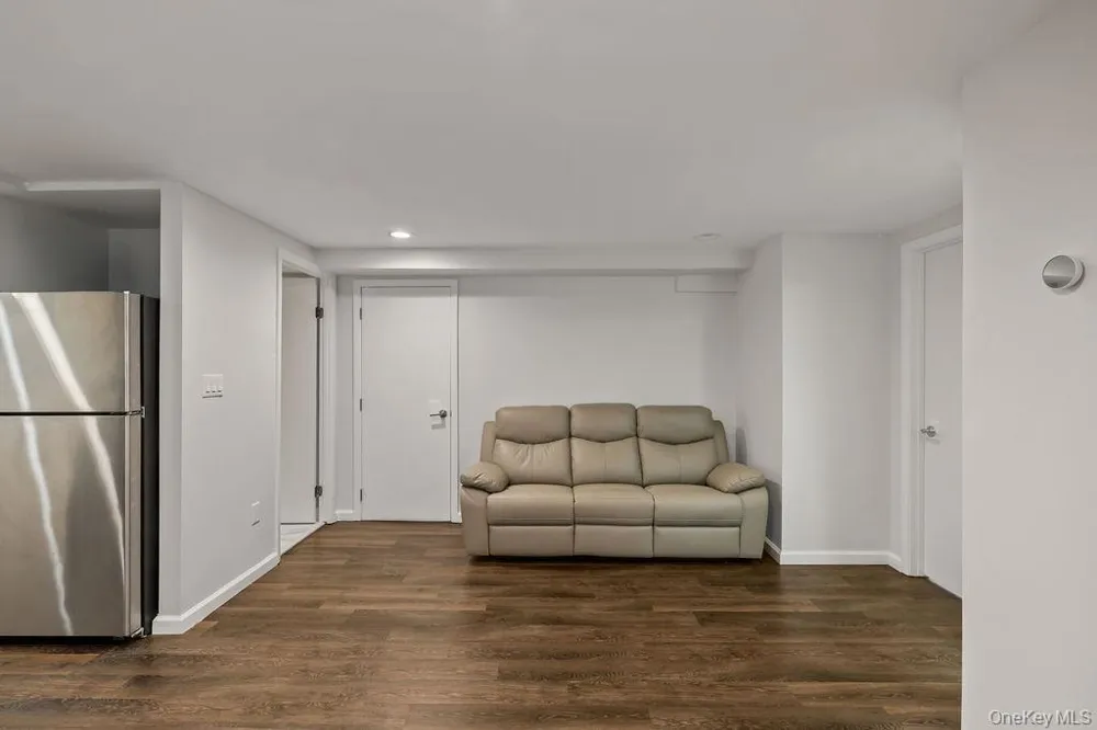 176 Grandview Avenue Monsey, NY 10952