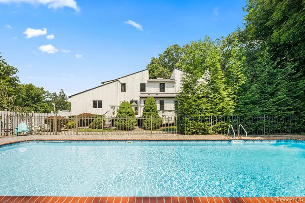 176 Grandview Avenue Monsey, NY 10952