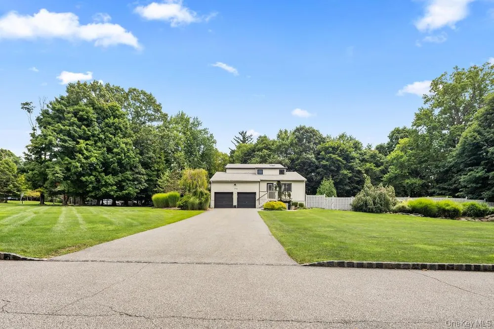 176 Grandview Avenue Monsey, NY 10952