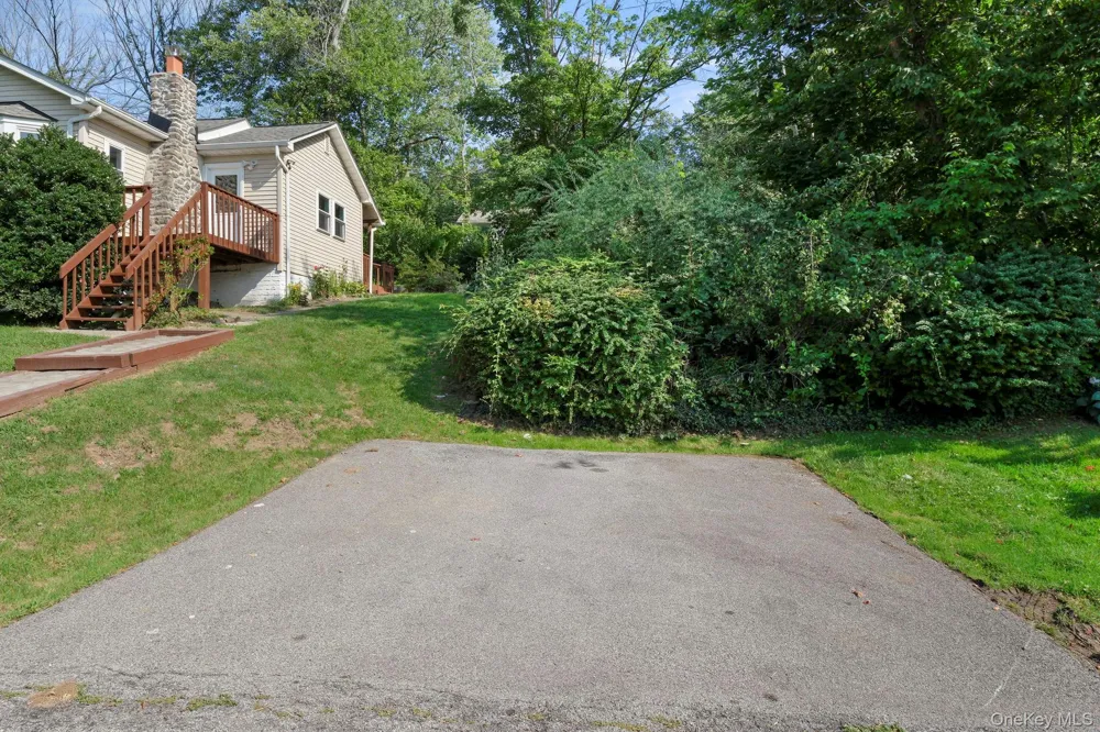 15 Crestwood Trail Monroe, NY 10950