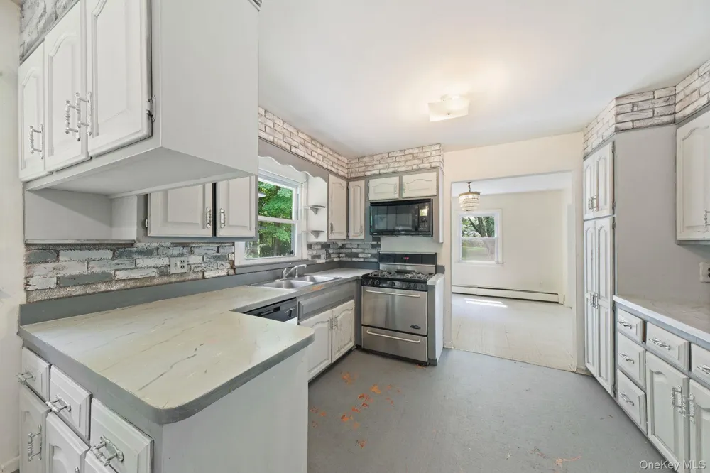 10 Creeden Drive Middletown, NY 10940