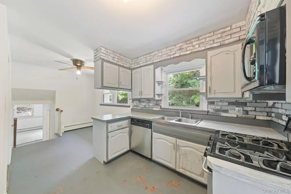 10 Creeden Drive Middletown, NY 10940