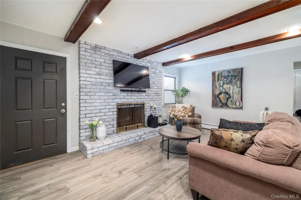 29 Donna Lane Lido Beach, NY 11561